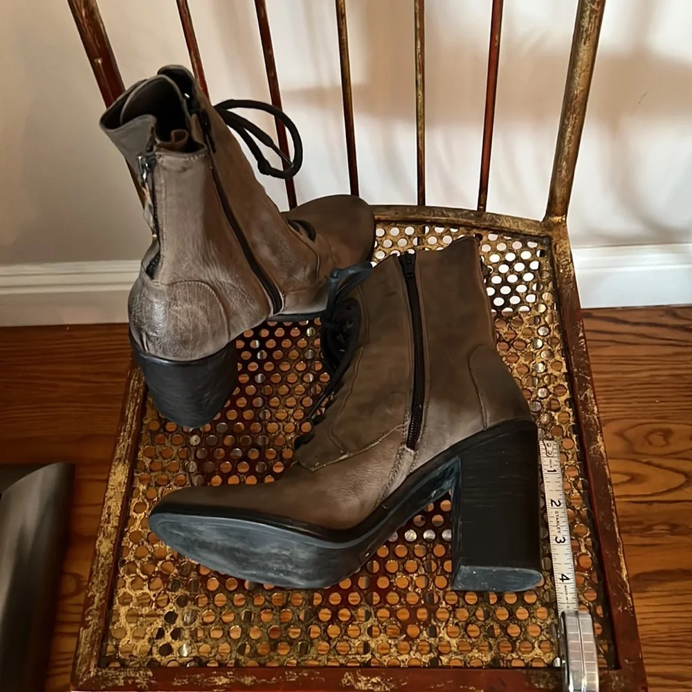 Boutique Combat Boots - Picture 7 of 8